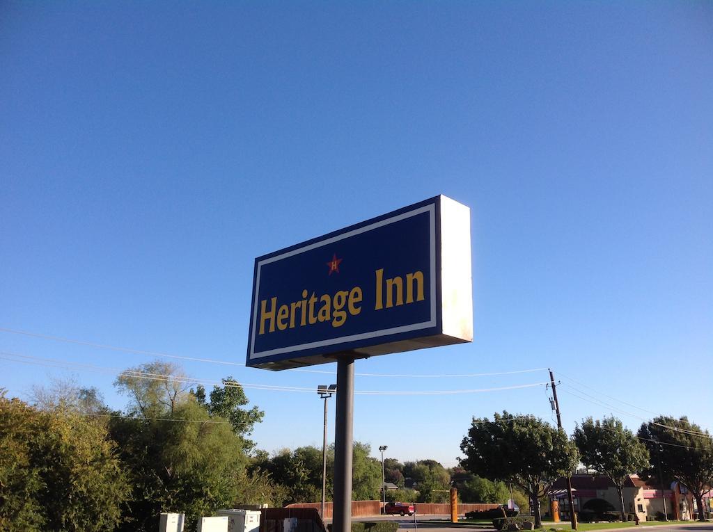 Heritage Inn Гранд Прери Екстериор снимка